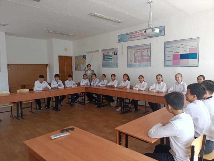 #жеңіскүнісемей2022   Биыл Ұлы Жеңіске 77 жыл толуына орай  7"Ә" сынып оқушыларына "Соғысқа емес тарихқа аттанған жауынгерлер...." тақырыбында тәрбие сағаты өтті. Оқушылар соғыс ардагерлерінің ерліктерімен танысты